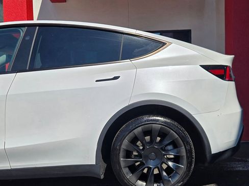 Used 2023 Tesla Model Y Long Range image 7