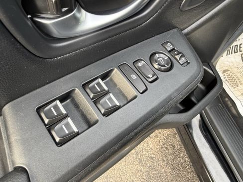 Used 2025 Honda Pilot TrailSport image 16