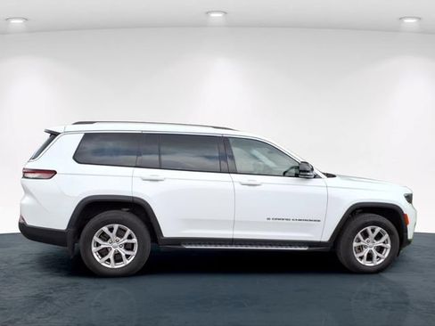 Used 2022 Jeep Grand Cherokee L Limited w/ Luxury Tech Group II AWD/4WD image 11