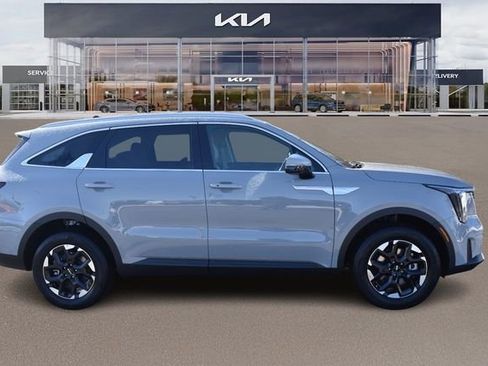 New 2026 Kia Sorento S AWD/4WD image 2