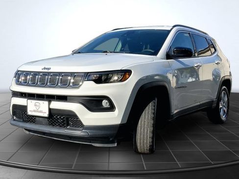 Used 2022 Jeep Compass Latitude AWD/4WD image 4