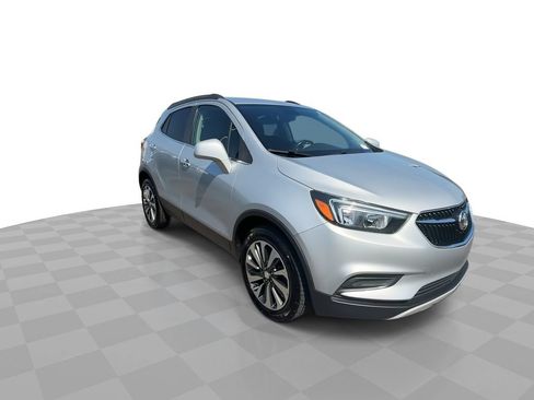 Certified 2022 Buick Encore Preferred AWD/4WD image 3