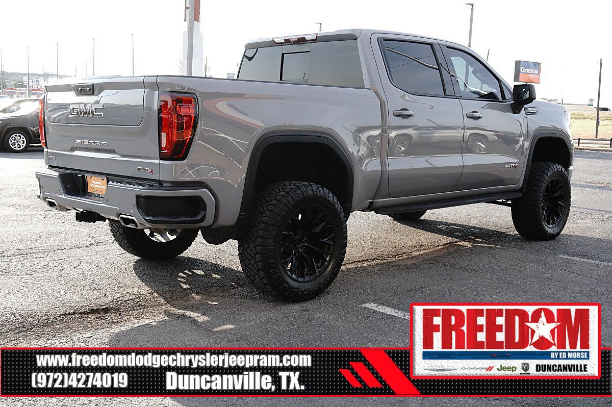 Used 2024 GMC Sierra 1500 AT4 w/ Technology Package AWD/4WD image 5
