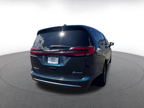 Used 2023 Chrysler Pacifica Touring-L FWD image 14