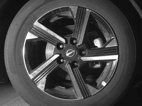 Used 2025 Nissan Sentra SV image 13