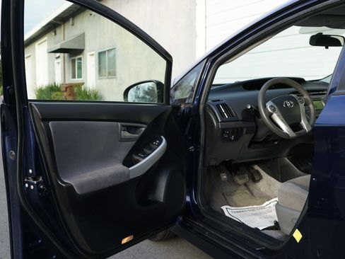 Used 2013 Toyota Prius Three image 35