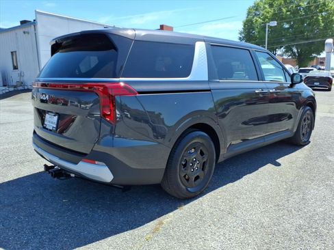 New 2026 Kia Carnival FWD image 4