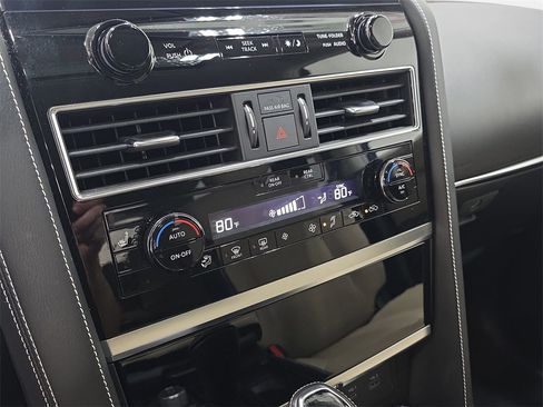 Certified 2023 INFINITI QX80 Premium Select w/ All-Season Package image 21