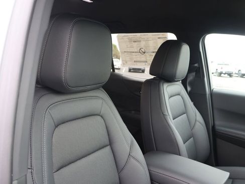 New 2026 Chevrolet Equinox LT w/ Convenience Package II FWD image 44