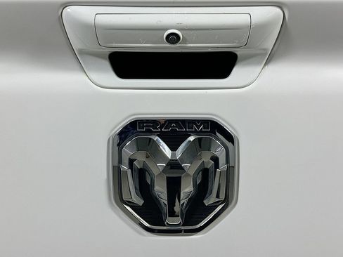 Used 2020 RAM 1500 Big Horn AWD/4WD image 18