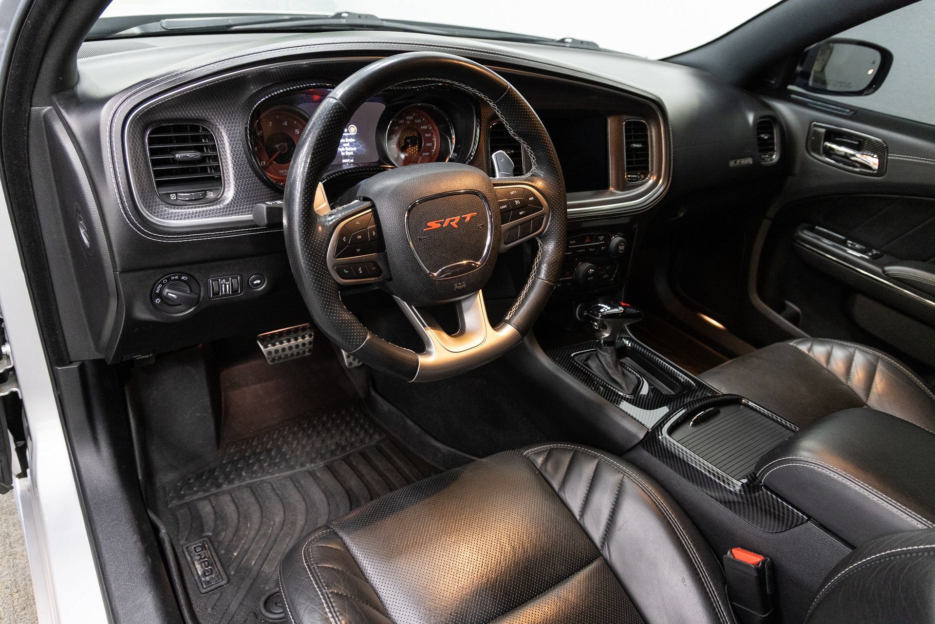 Used 2019 Dodge Charger SRT Hellcat w/ Harman/Kardon Audio Group RWD image 6