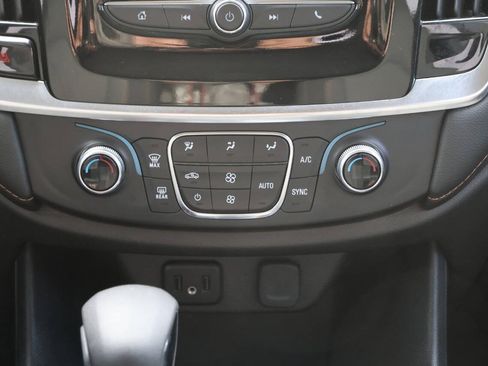 Used 2021 Chevrolet Traverse LS FWD image 21