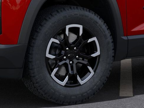 New 2025 Chevrolet Equinox ACTIV w/ Safety and Technology Package image 9