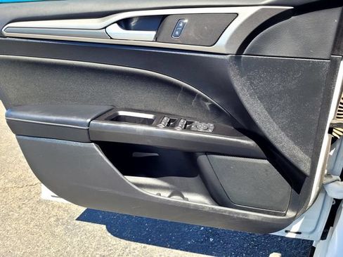 Used 2017 Ford Fusion SE w/ Equipment Group 201A FWD image 14