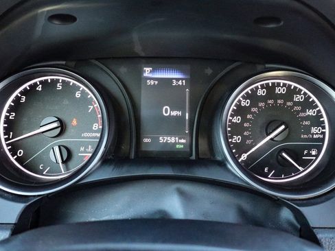 Used 2024 Toyota Camry SE image 28