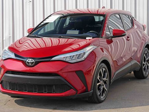 Used 2020 Toyota C-HR XLE image 42
