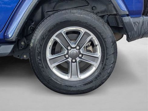 Used 2020 Jeep Wrangler Unlimited Sahara image 9