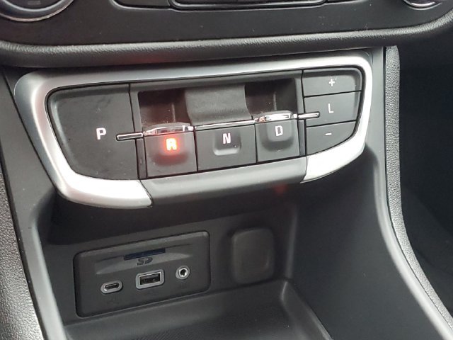 Certified 2024 GMC Terrain SLT FWD image 29