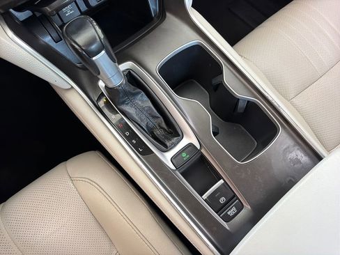 Used 2020 Honda Accord EX-L image 25