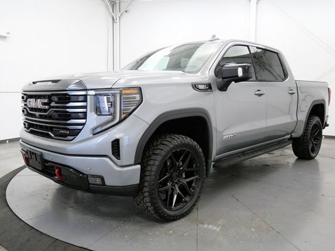 Used 2024 GMC Sierra 1500 AT4 w/ Technology Package AWD/4WD image 3