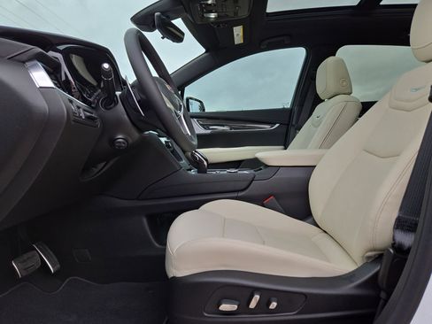 New 2025 Cadillac XT5 Sportv w/ Technology Package image 16