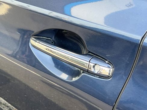 Used 2015 Toyota Avalon XLE Touring image 19