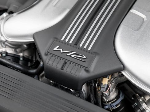 Used 2023 Bentley Flying Spur W12 image 59