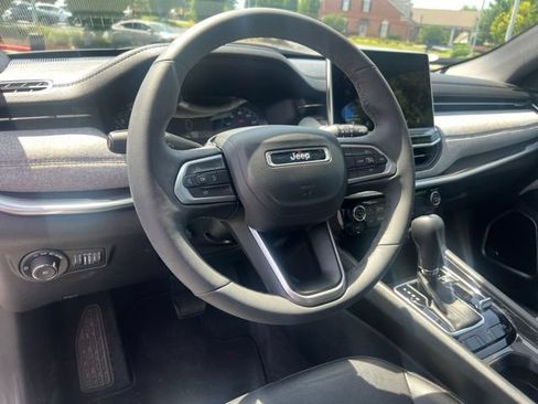 Used 2023 Jeep Compass Latitude w/ Sun and Sound Group AWD/4WD image 16