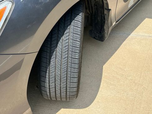 Used 2017 Honda Accord EX-L image 9