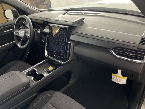 New 2025 GMC Acadia Elevation image 29