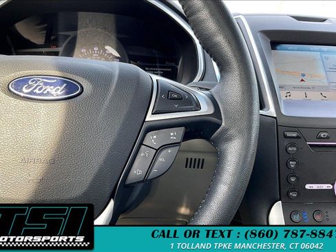 Used 2018 Ford Edge Titanium w/ Equipment Group 302A AWD/4WD image 16