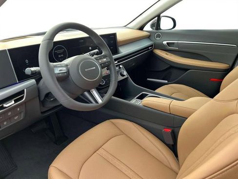 New 2025 Hyundai Sonata Limited image 14