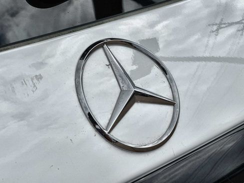 Used 2024 Mercedes-Benz GLC 300 image 17