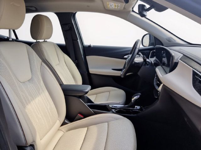 Used 2025 Buick Encore GX Avenir w/ Avenir Convenience Package FWD image 30