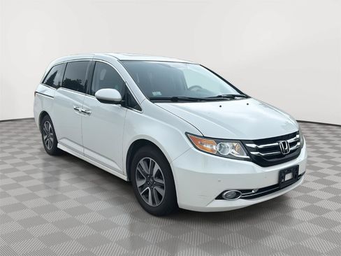 Used 2016 Honda Odyssey Touring Elite image 4