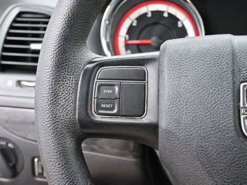 Used 2017 Dodge Grand Caravan SE FWD image 15