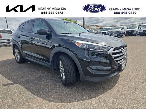 Used 2017 Hyundai Tucson SE image 1