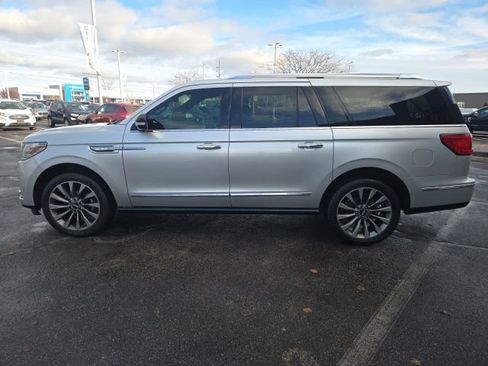 Used 2019 Lincoln Navigator L Select image 13