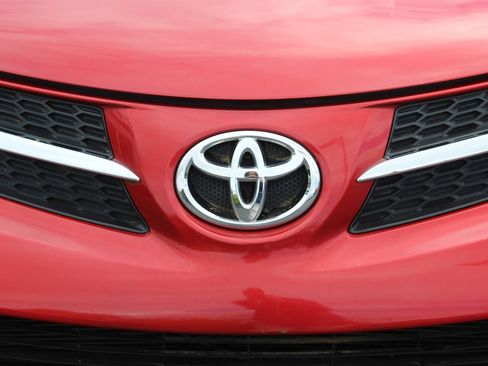 Used 2013 Toyota RAV4 Limited AWD/4WD image 11