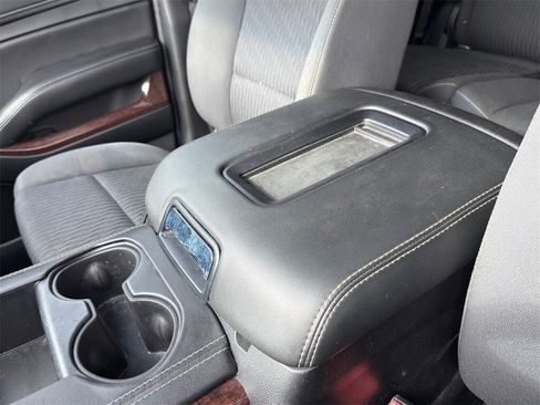 Used 2018 GMC Yukon SLE w/ SLE Value Package image 18