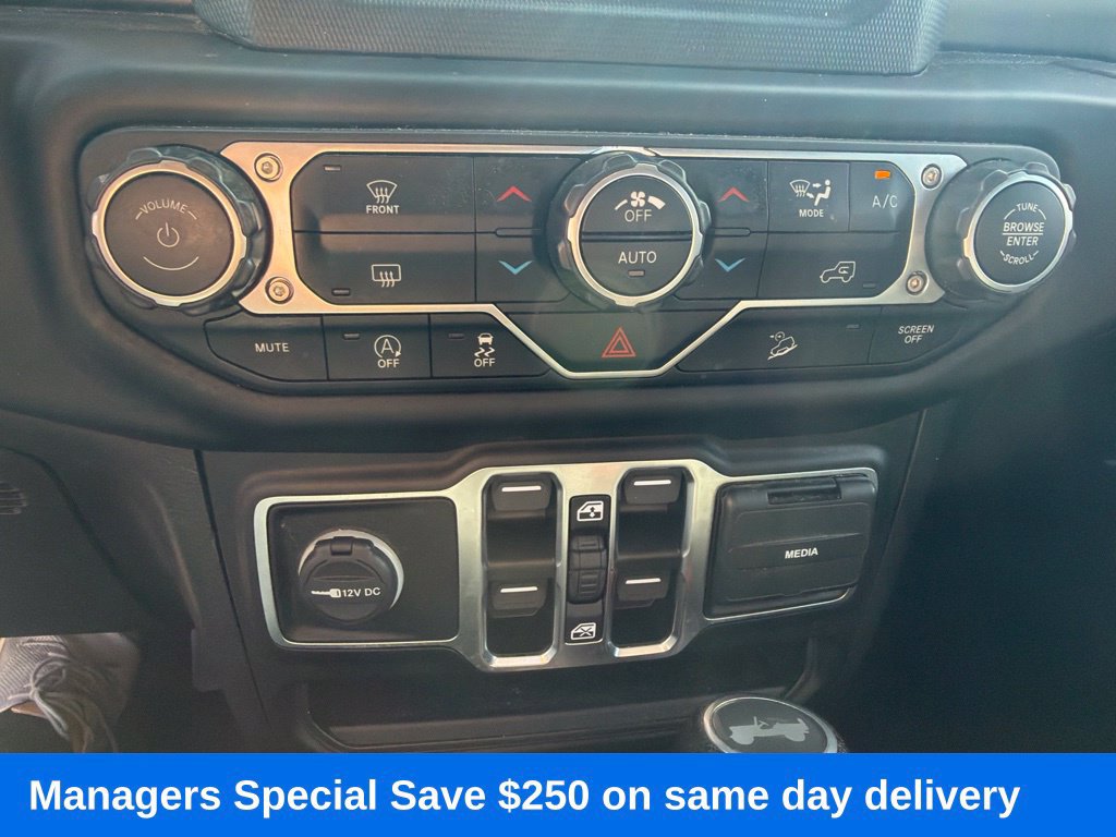 Used 2020 Jeep Wrangler Unlimited Sahara AWD/4WD image 12