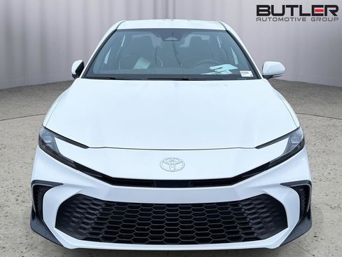 New 2026 Toyota Camry SE FWD image 9