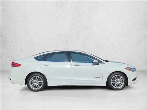 Used 2018 Ford Fusion S image 4