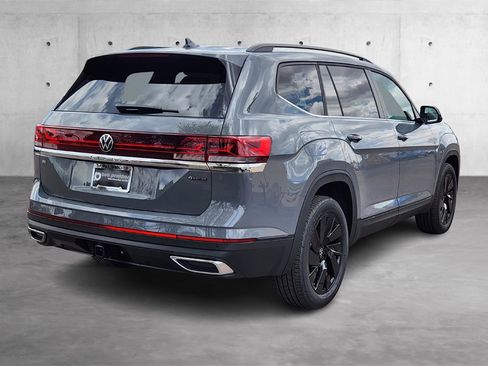 New 2025 Volkswagen Atlas SE image 24