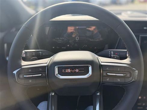 New 2026 GMC Terrain AT4 w/ Convenience Package III image 17