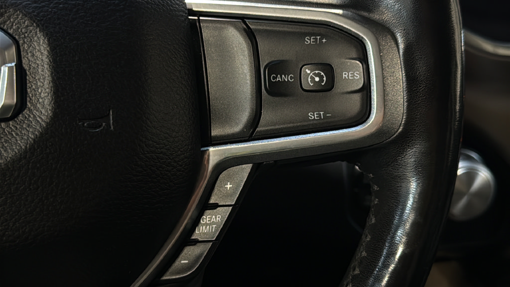 Used 2019 RAM 1500 Laramie AWD/4WD image 22