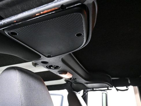 Used 2018 Jeep Wrangler Unlimited Sport S image 23