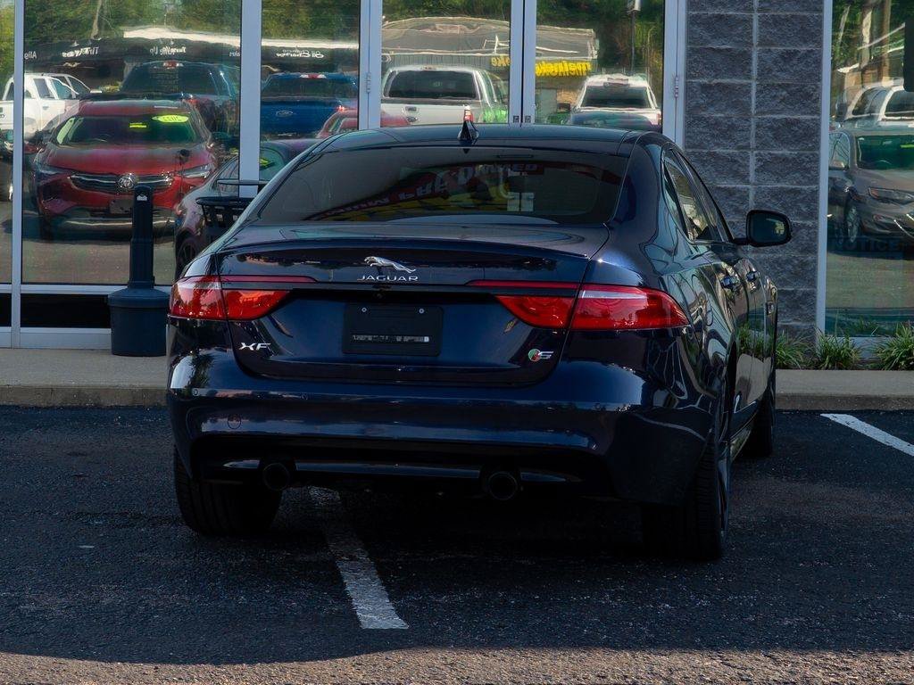 Used 2018 Jaguar XF S RWD image 3