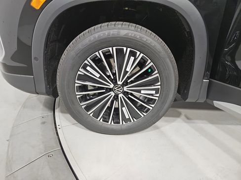 New 2026 Volkswagen Tiguan S AWD/4WD image 25