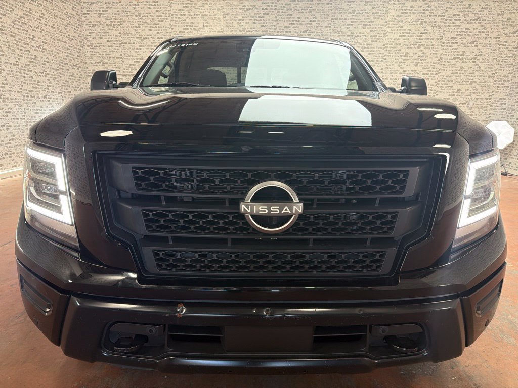 Used 2024 Nissan Titan SV w/ SV Convenience Package AWD/4WD image 2